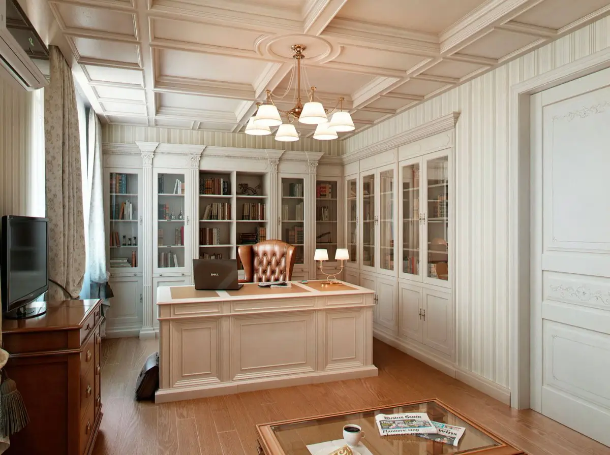 Белый кабинет из дерева