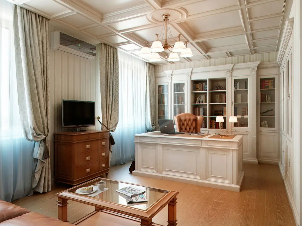 Деревянный белый кабинет